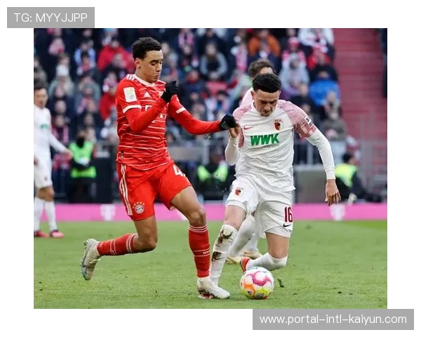 拜仁球迷赛后沉默退场，奥格斯堡球员谢场长达40分钟